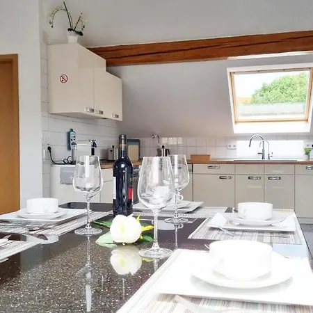 Famous, 100qm, Klima, Loggia, 24h Checkin, Bis 5 Personen * Braunschweig