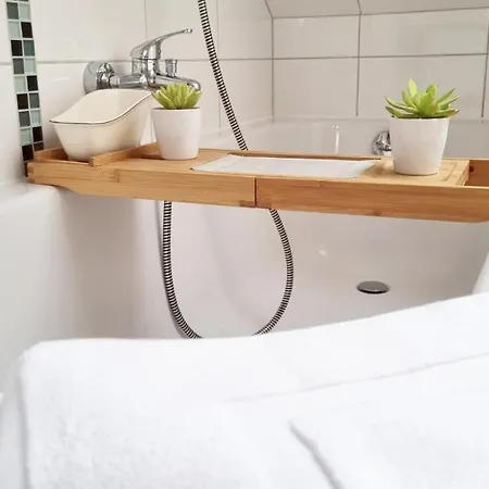 Famous 24h Check-in, 100 Qm, Klima, Loggia Apartman