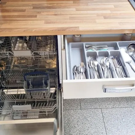 Apartment Famous, 100qm, Klima, Loggia, 24h Checkin, Bis 5 Personen Braunschweig